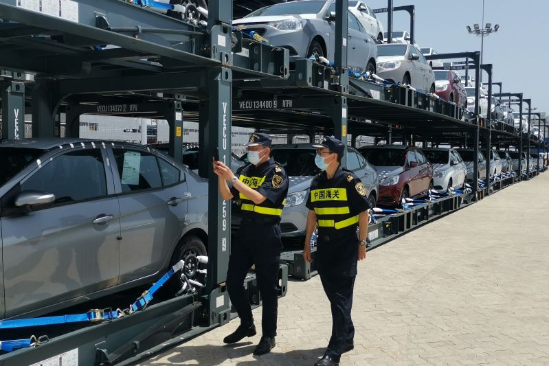 出口汽车“搭积木” 烟台海关助力破解商品车出海难题(图 出口汽车“搭积木” 烟台海关助力破解商品车出海难题(图