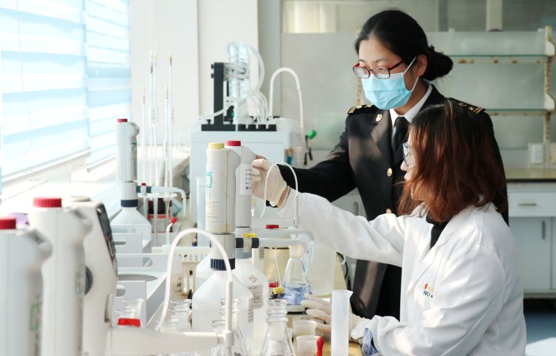 小果胶闯开大市场(图)——烟台海关监管服务助力企业输 小果胶闯开大市场(图)——烟台海关监管服务助力企业输
