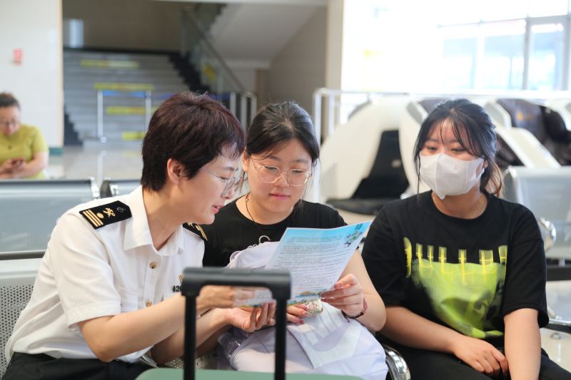 龙口海关开展禁毒主题宣传活动(图) 龙口海关开展禁毒主题宣传活动(图)